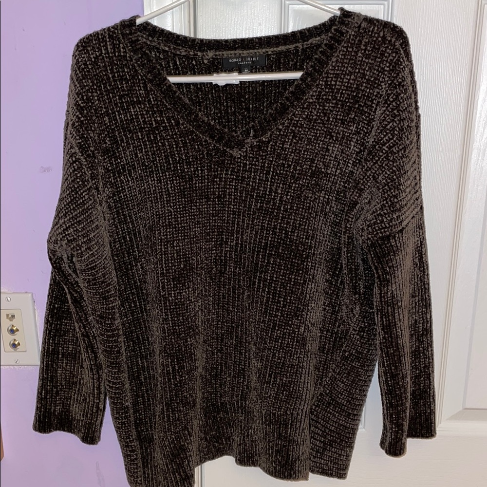 Brown V-Neck Ribbed Sweater - Picture 1 of 2